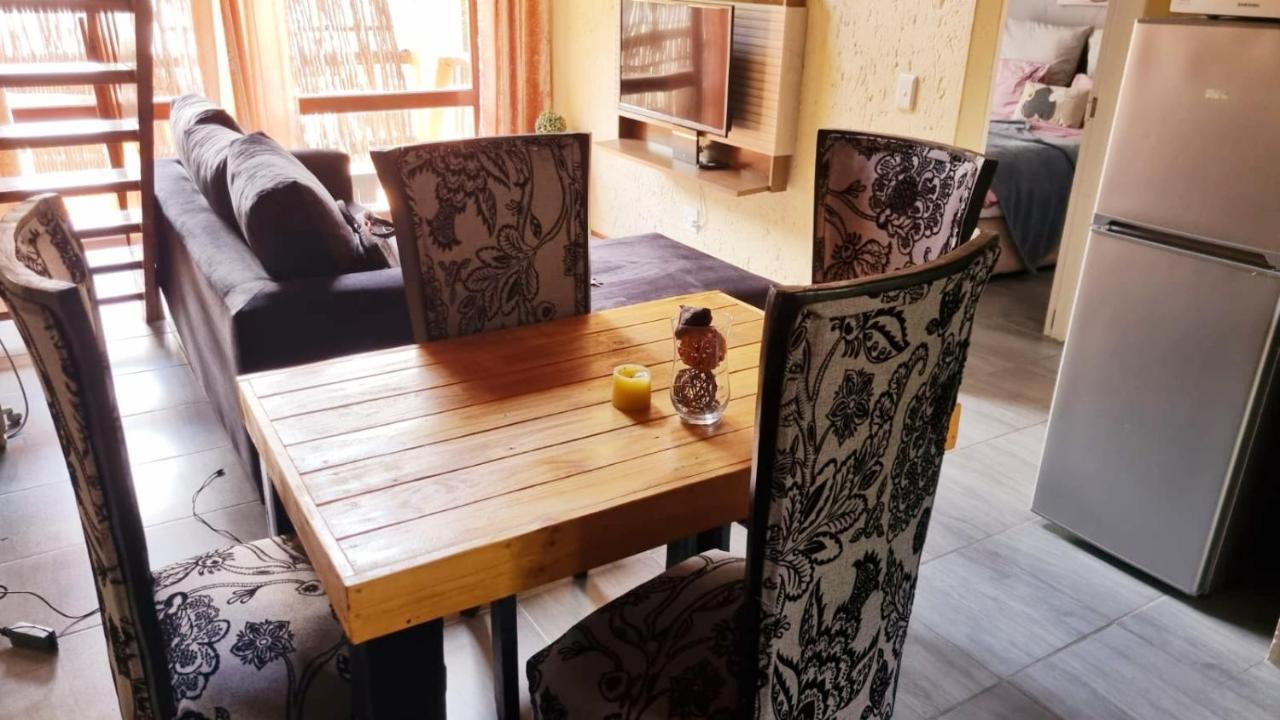 Merry Monte Casino Lodge House In Fourways Sandton Eksteriør billede